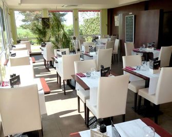 Logis Hotel De La Loire Ancenis - Restaurant Les Bateliers - Vair-sur-Loire - Restaurant