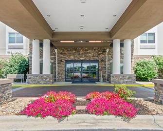 Holiday Inn Express Hotel & Suites Mount Airy By IHG - Mount Airy - Gebouw