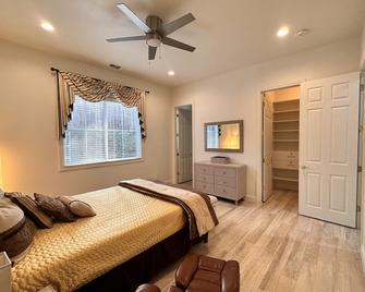 Dublin Ranch Golf Course House - Dublin - Bedroom
