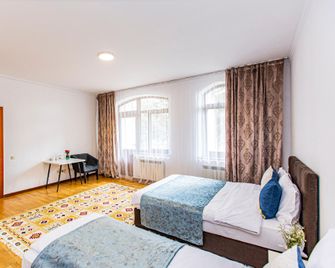 Five Villas Hotel - Almatı