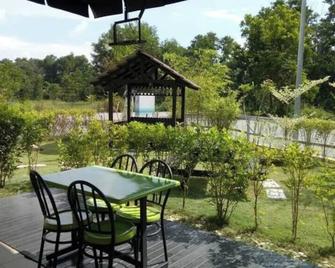 Selesa View Gambang - Gambang - Patio