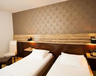 Gold Club Hotel & Casino - Ajdovščina - Bedroom