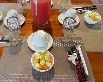 Hotel Casa Cascada - Puerto Ayora - Essen