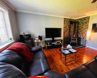 Ridgewood Suite On Peddle Gfw - Grand Falls-Windsor - Sala de estar