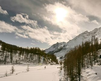 تسيرفينو - فريترياز، آ ٕي راي إتش كولكشن - برويل - كيرفينيا - مبنى