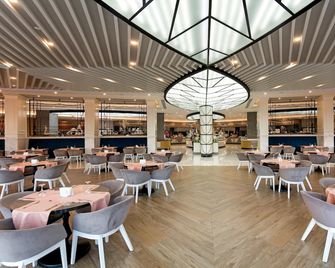 Long Beach Resort & Spa - אלניה - מסעדה