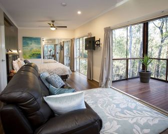 Mt Cotton Retreat - Mount Cotton - Living room