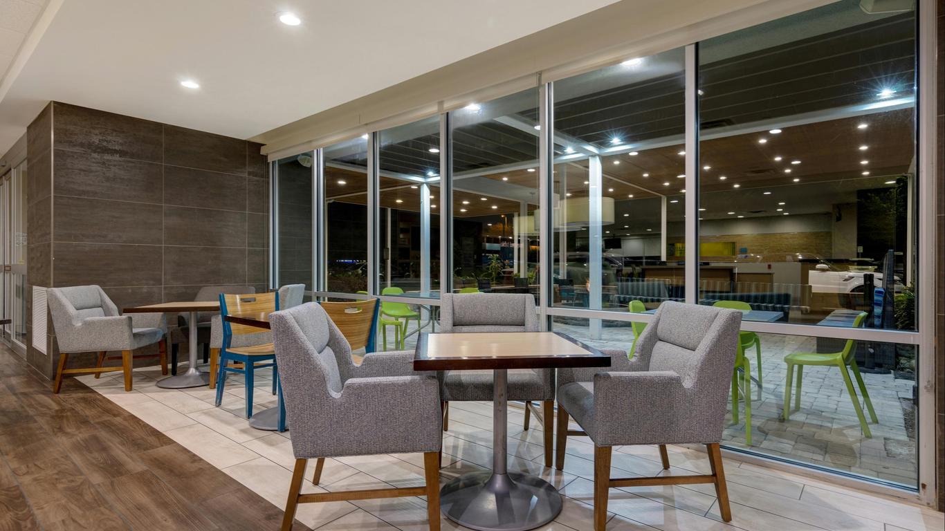 Home2 Suites by Hilton Orlando/International Drive South