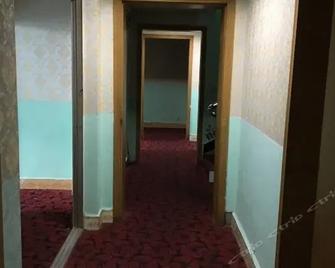 Xinyijia Hotel - Chengdu - Corridoio