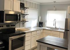 Comfortable Cottage Just Blocks From Ku Campus - Lawrence - Küche