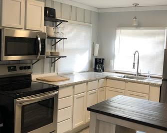 Comfortable Cottage Just Blocks From Ku Campus - Lawrence - Kitchen