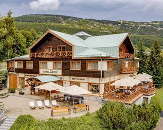 هوتل زاتيسي - سبندلروف ملين - مبنى