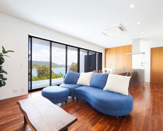 E-horizon Resort Premium Sesoko D - Motobu - Wohnzimmer