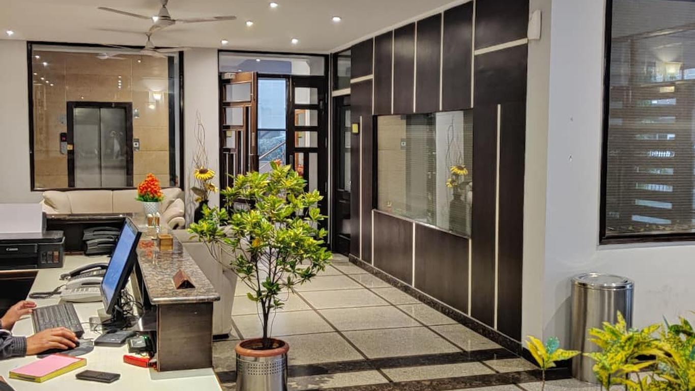 Hotel The Urmi