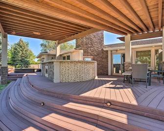Moses Lake Retreat with Salt Water Hot Tub! - Moses Lake - Innenhof