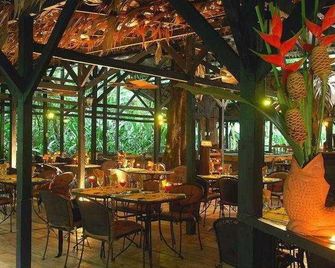 Almonds & Corals - Manzanillo - ร้านอาหาร