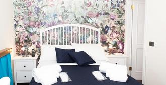 Bed Boutique Napoli Colors - Naples - Bedroom
