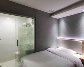 Lihao Youth Hostel (Caohejing Development Zone Metro Station Branch) - Shanghai - Camera da letto