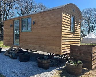 Luxury Shepherds Hut near Glamorgan Coast - Cowbridge - Clădire