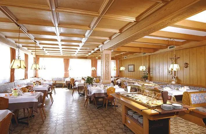 Gasthof Sonne - Sarentino - Restaurante