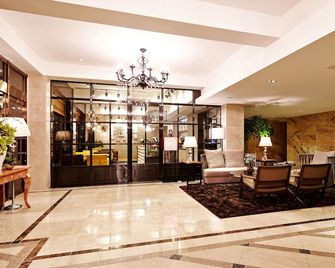 Cheongju Namoo Hotel - Cheongju - Lobby