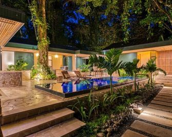 Brand New 5-Star Luxe The Oasis - Family Villa - Manzanillo - Pool