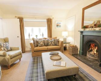 Beechgrove Cottage - Pitmedden Gardens - Ellon - Вітальня