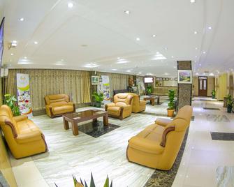 Tiffany Diamond Hotels Ltd - Dar es Salaam - Recepción