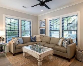 Butterfly Bungalow - Atlanta - Living room