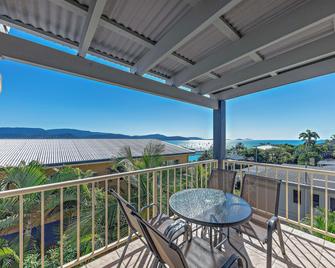 Airlie Apartments - Airlie Beach - Parveke
