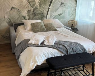 Grand Studio Rénové au Cœur de Labruguiere Équipé de la Fibre - Labruguière - Chambre