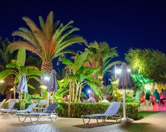 Athos Hotel - Lefkáda - شرفة مرصوفة