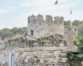 Ty Potiwr - Conwy - Budova