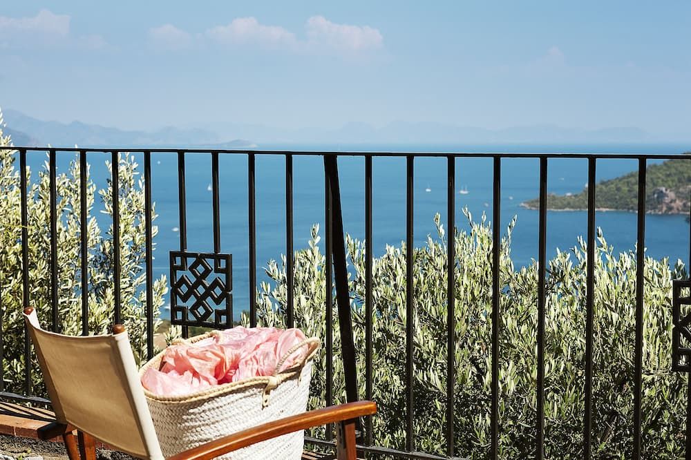 ديونيسوس هوتل