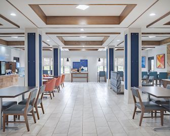 Holiday Inn Express & Suites Pratt By IHG - Pratt - Restaurace