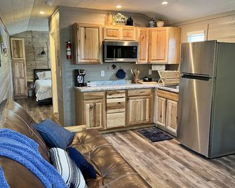 Cabin w/ Views of the Foothills of the Mountains on Lake; Near Waterfalls. - Buffalo Valley - Kitchen