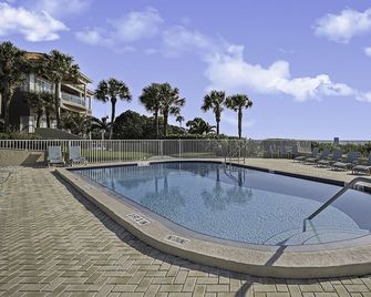Sonrisa Unit-3/ Lovely Condo , 2 Bedrooms-2Baths - Clearwater Beach - Pool