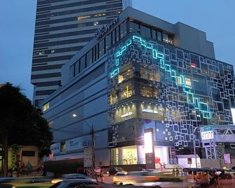 Sleep Lab Hostel - Bangkok - Building