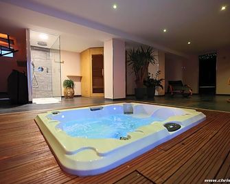 Ds Plaisir Love Room avec sauna, jacuzzi à Nancy - Nancy