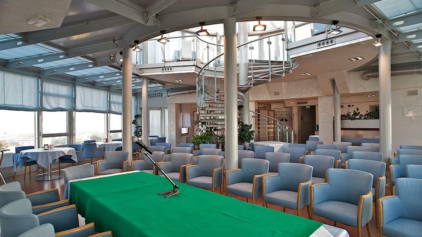 Sam Hotel