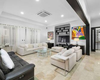 3BR Villa Serene Grace with Private Pool by Bocobay - Oranjestad - Living room