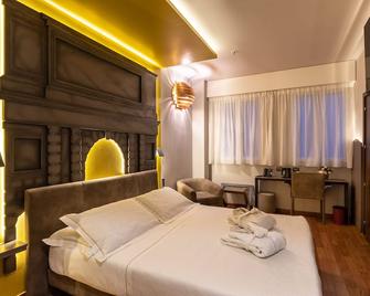 Hotel Ariston - Milan - Bedroom