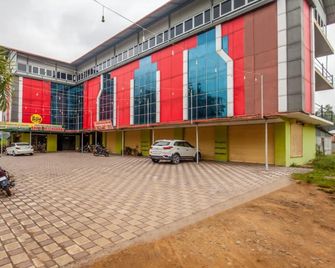 OYO 9262 Recluse Premiere Hotel - Kushālnagar - Building