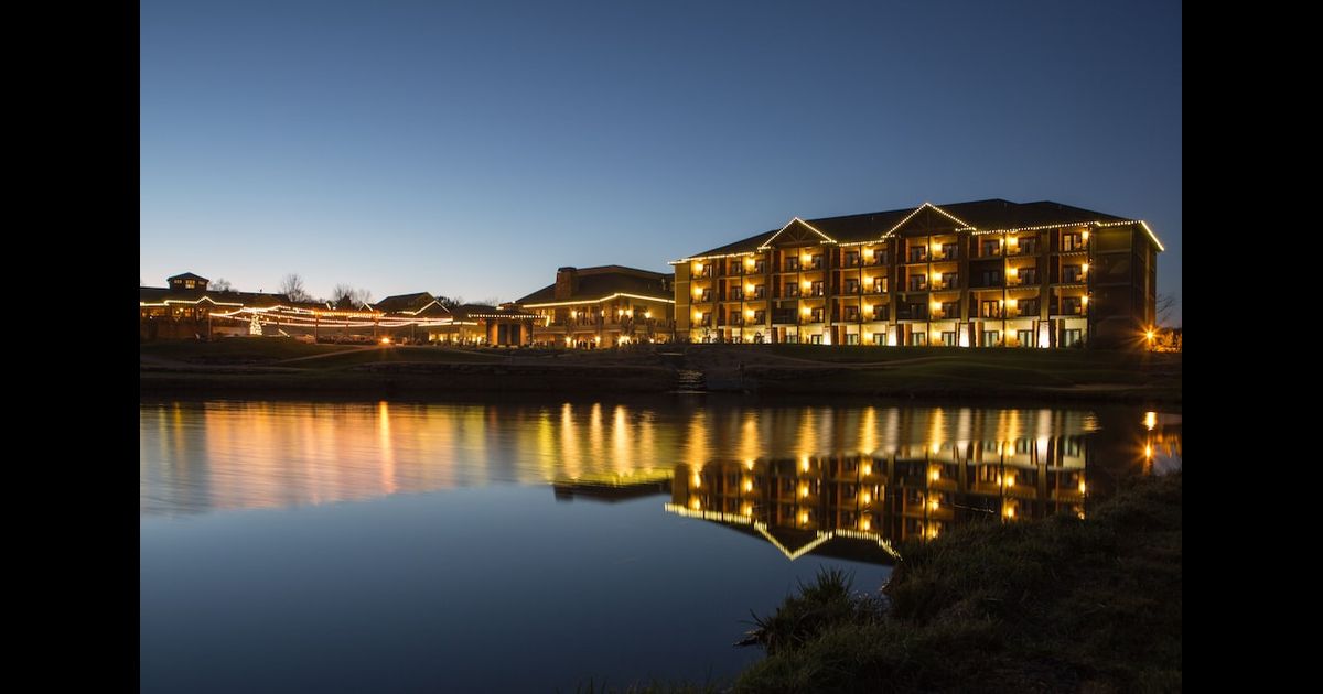 The Lodge at Old Kinderhook in Camdenton, the United States from 132