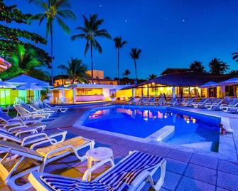 Happy Hotel Girassol - Porto Seguro - Pool