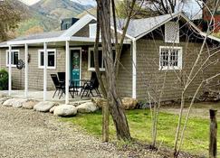 All New Remodeled Cottage - Three Rivers - Edifici