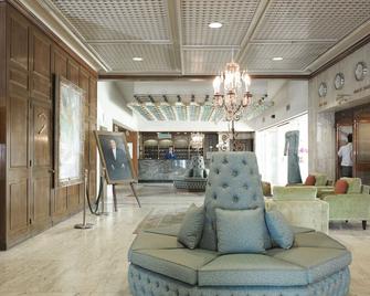 Hotel Al Bustan - Beït Meri - Lobby