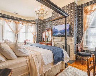 Historic Victorian Main House in Savannah - Savannah - Habitación