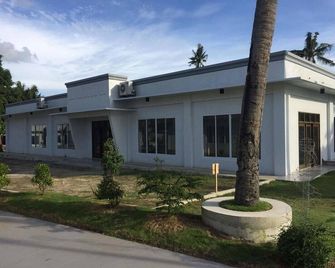 Sergi's Resort and Hotel - Palompon - Bâtiment