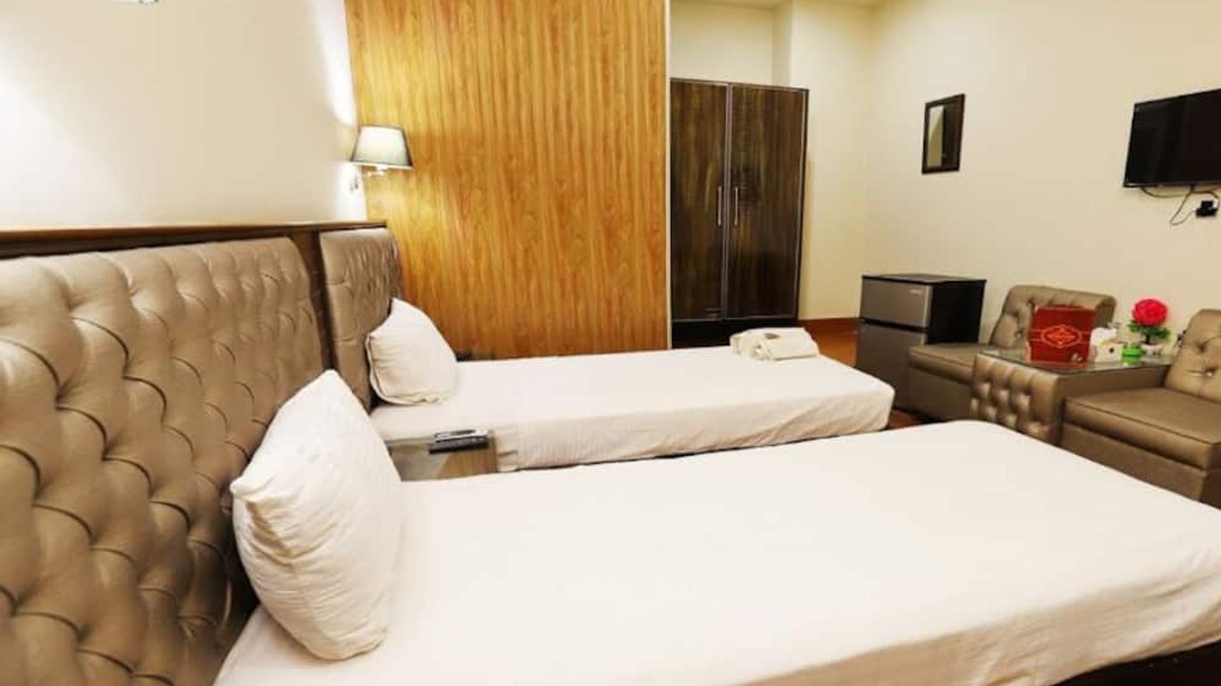 Khayyam Hotel & Restaurant